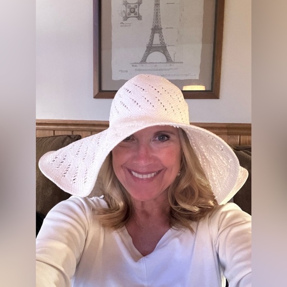 Calypso beach hat, St. Barth for Target, white paper lightweight floppy cute hat - Picture 3 of 8